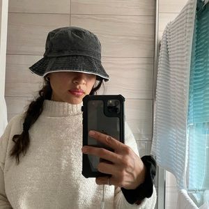 Bucket hat